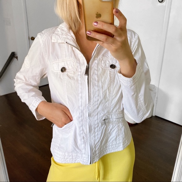 🐚 YESSICA OFF WHITE BASIC STITCHED OUTDOOR JACKET! - Picture 4 of 12